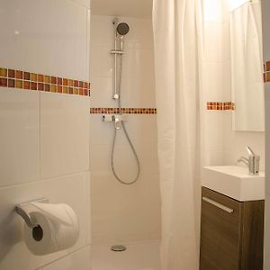Budget Kamer met een King Size Bed